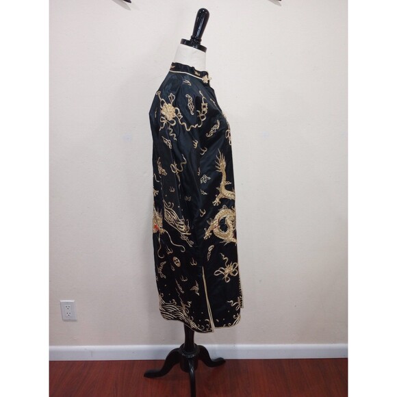 Vintage 1960's  Golden Deer 100% Silk Embroidered Chinese Dragon Robe ~ M - Picture 2 of 10